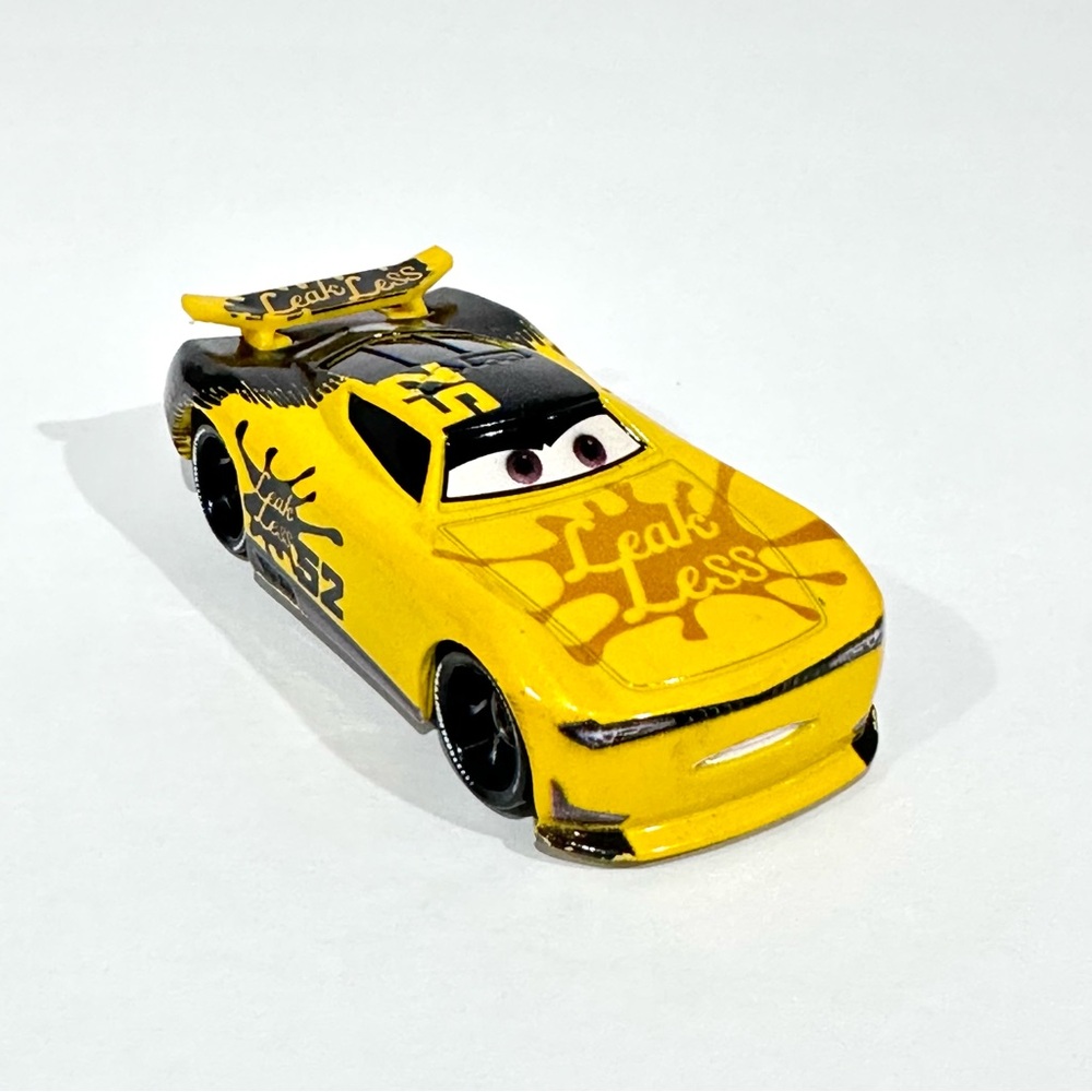Disney Cars 3 George New-Win Leak Less #52 Next Gen Racer Die-cast 1:55